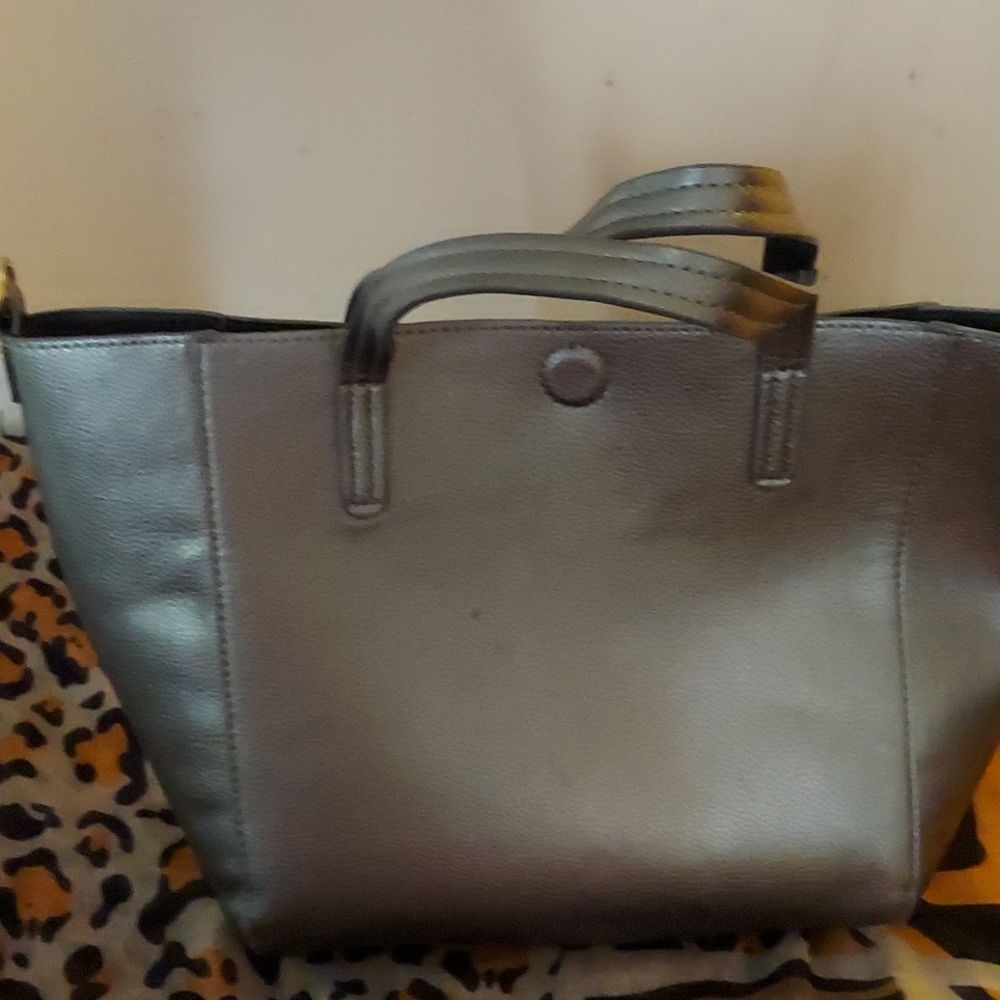 Purses - Picture 2 of 4